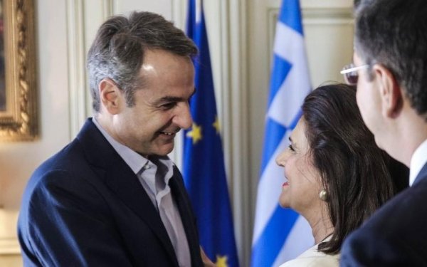 Parapolitika.gr: Ξεκάθαρη στήριξη του Μαξίμου στη Ρόδη Κράτσα – Φρένο στους αυτοαποκαλούμενους υποψηφίους