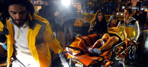 Τρομοκρατική επίθεση με τουλάχιστον 39 νεκρούς στην Κωνσταντινούπολη