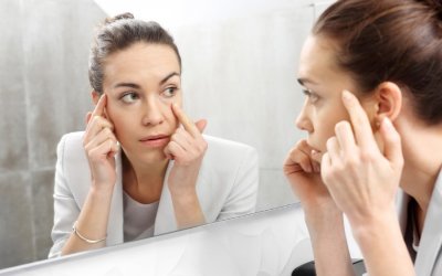 Οι καλύτερες συμβουλές για τη φροντίδα του δέρματος γύρω από τα μάτια σου