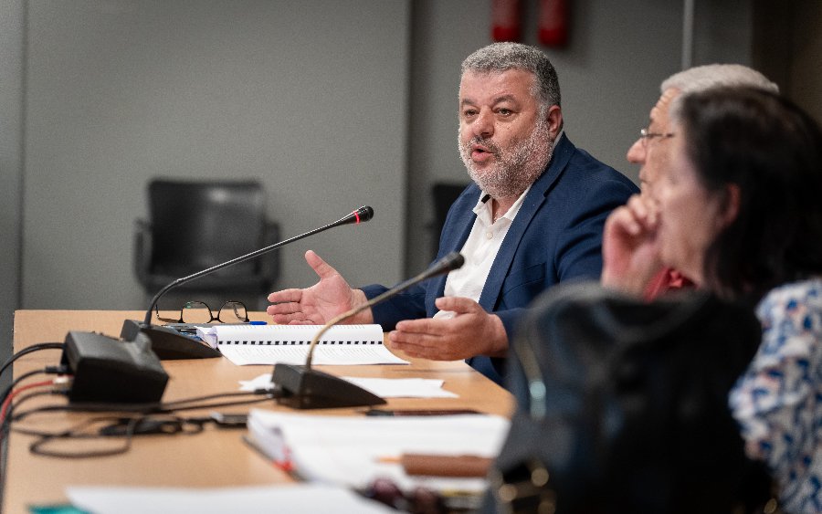 Θεόφιλος για Σιτεμπόρων : "Έχουν δίκιο οι επαγγελματίες" - Εγώ δεν μπορώ να τα βάλω με το Θεό, όπως λέει ότι θα έκανε ο Γιάννης Λυκούδης