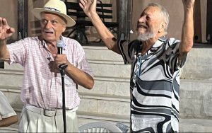 Μία ξεχωριστή βραδιά Φιλοσοφικής Ποίησης στα Βλαχάτα με βράβευση του Σαράντη Αλιβιζάτου