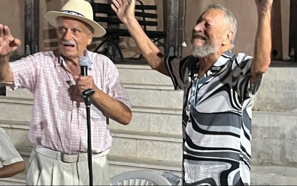 Μία ξεχωριστή βραδιά Φιλοσοφικής Ποίησης στα Βλαχάτα με βράβευση του Σαράντη Αλιβιζάτου