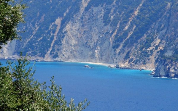 Παραλία Αφάλες: Το Κρυφό Διαμάντι της Ιθάκης