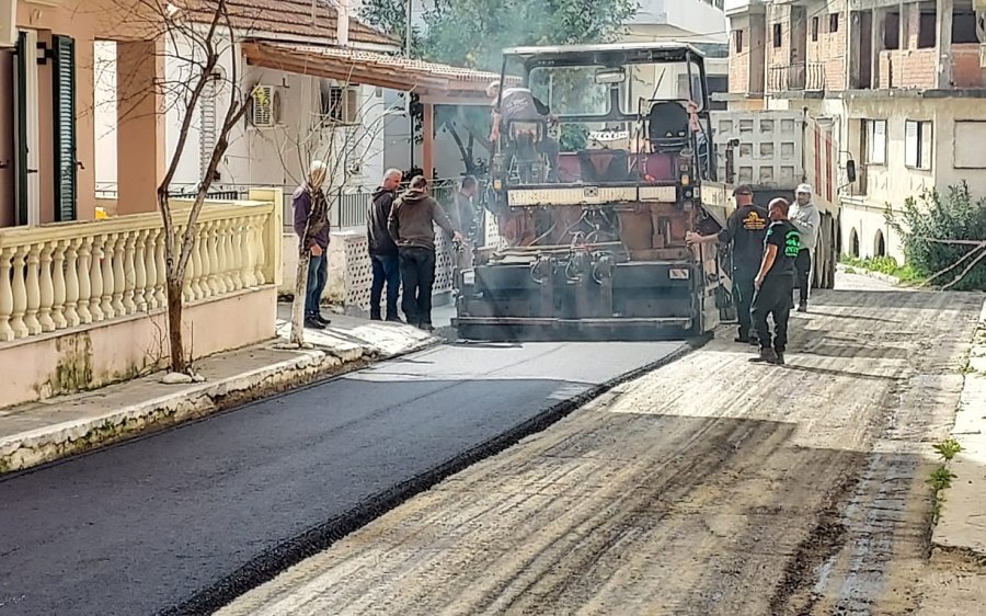 Ληξούρι: Ολοκληρώθηκε η πρώτη ασφαλτόστρωση στην οδό Μαραθώνος και συνεχίζουμε... (εικόνες)