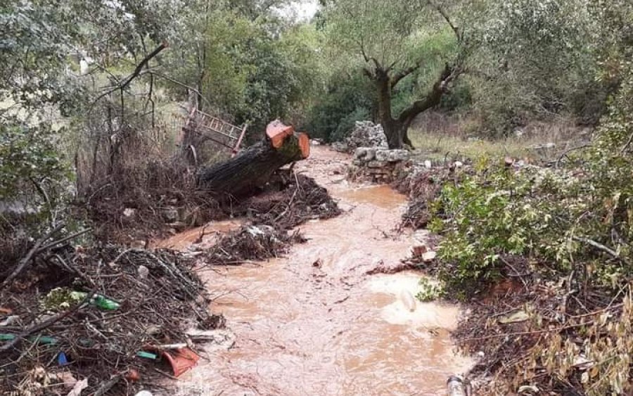 Επιτακτική η ανάγκη για τον καθαρισμό του ρέματος των Πουλάτων