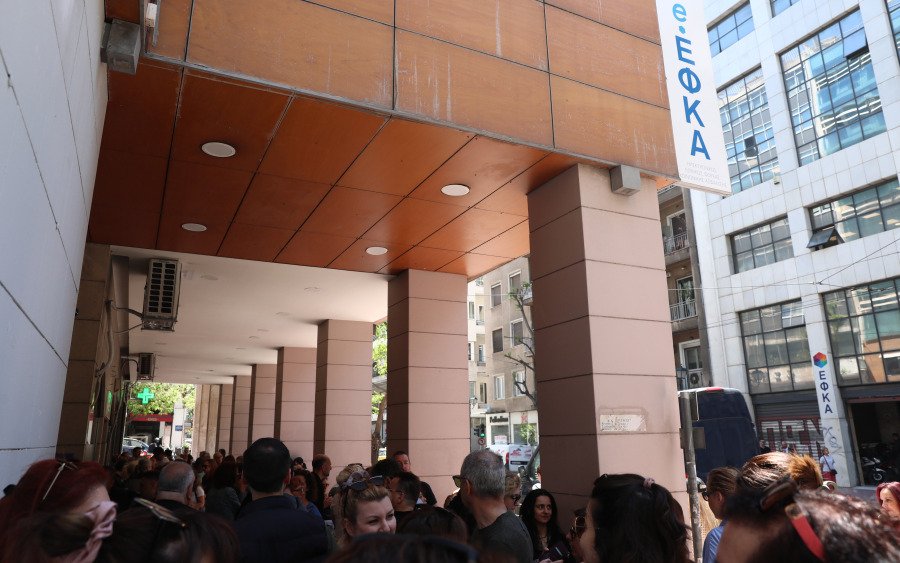 Μισή 13η σύνταξη αντί για επίδομα 300 ευρώ - Το νέο σενάριο για τους συνταξιούχους