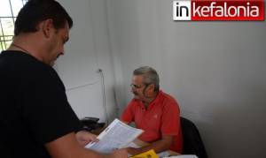 Κατέθεσε τις υπογραφές η Χρυσή Αυγή για τον ανδριάντα του Ιωάννη Μεταξά