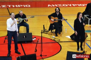 Η συναυλία του Γεράσιμου Ανδρεάτου στο κλειστό, πoιο τραγούδι αφιέρωσε στο Ληξούρι (Εικόνες + video )