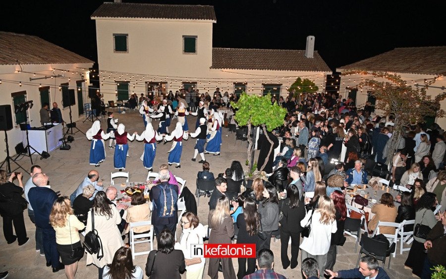 Μουσική και γευστικές απολαύσεις στον Θαλασσόμυλο για το κλείσιμο της πρώτης ημέρας του συνεδρίου