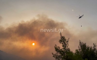 Φωτιά στην Εύβοια: Εκκένωση άλλων τριών χωριών – Χτυπούν καμπάνες για να εγκαταλείψουν οι κάτοικοι τα σπίτια (εικόνες)