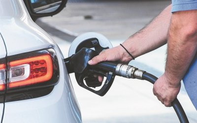 Ακρίβεια: «Κλείδωσαν» τα μέτρα της κυβέρνησης για Fuel Pass στα καύσιμα - Περισσότεροι δικαιούχοι και μεγαλύτερη επιδότηση