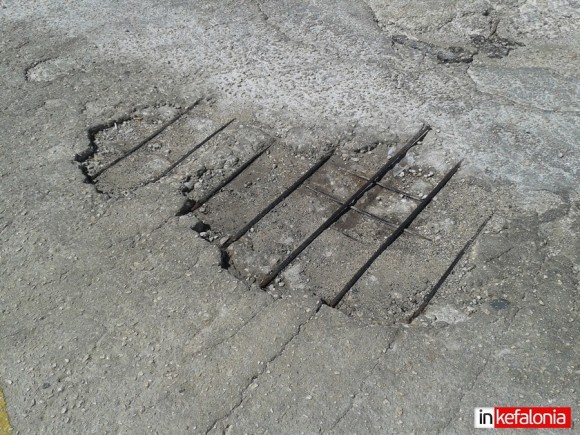 Παραμένουν οι ''παγίδες'' στην παραλιακή του Αργοστολίου