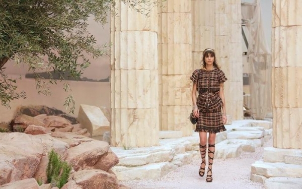 Chanel: H φετινή κολεξιόν με δύναμη από την ελληνική αρχαιότητα