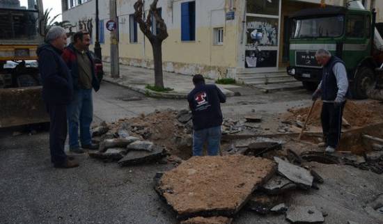 Ξεκίνησε το σημαντικό έργο της αλλαγή των αμιαντοσωλήνων στο Αργοστόλι!