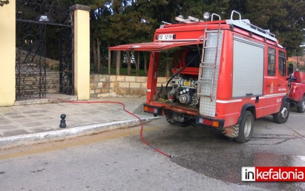 Πρωϊνή φωτιά στο πάρκο του Νάπιερ στο Αργοστόλι