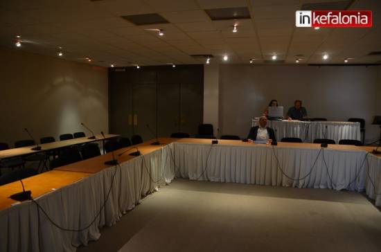 Δημοτικό Συμβούλιο: «Τρείς και ο κούκος» για το κλείσιμο της ΕΡΤ