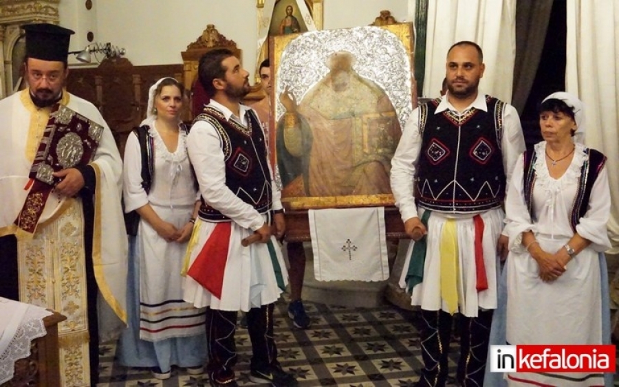 Η λιτάνευση της εικόνας του Αγίου Σπυρίδωνα στο Ληξούρι (εικόνες + video)
