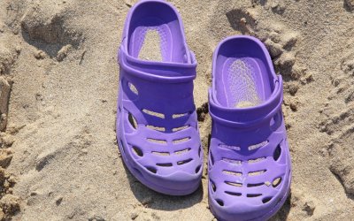 Τα Crocs δεν είναι πια αστείο: Πώς κατέκτησαν τον κόσμο της μόδας
