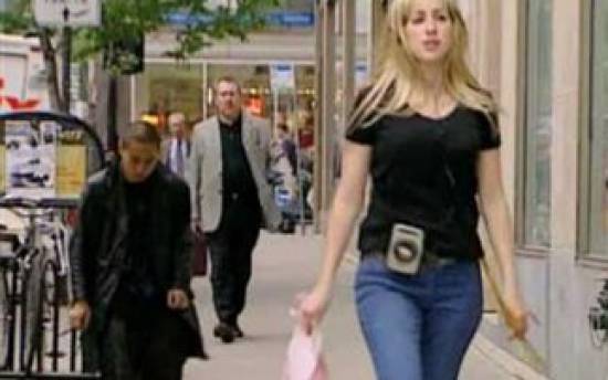 Κάνουν και οι ξανθιές την πλάκα τους...