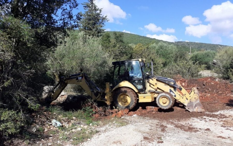 Καθαρισμός του ρέματος των Πουλάτων από συνεργείο της Περιφέρειας