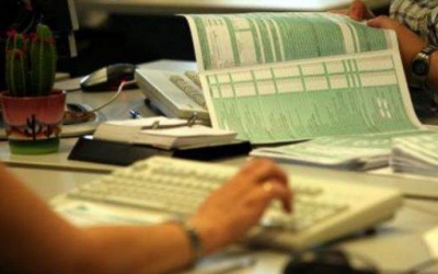 Πέντε «κλειδιά» για λιγότερους φόρους σε μισθωτούς και συνταξιούχους