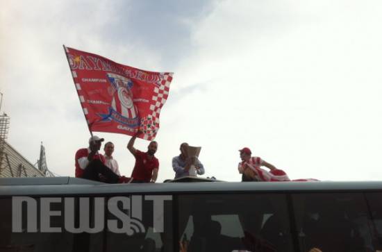 "Σεισμός" στο αεροδρόμιο - Εκπληκτική υποδοχή στους Πρωταθλητές Ευρώπης (pics + video)