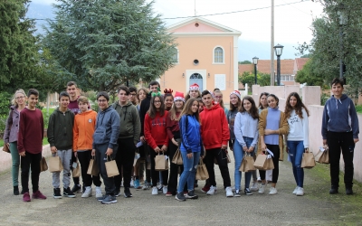 Επίσκεψη 2ου Γυμνασίου Αργοστολίου σε Γηροκομείο &amp; Ορφανοτροφείο