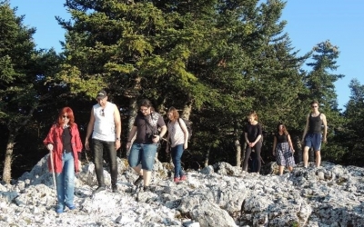 14 απόδημοι νέοι επισκέφθηκαν και ξεναγήθηκαν στον Αίνο (εικόνες)
