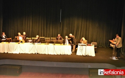 Αποχωρήσεις στο Δημοτικό Συμβούλιο Κεφαλονιάς λόγω "Χρυσής Αυγής" (εικόνες)