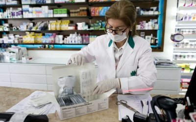Νέα απόφαση για δωρεάν self test σε εμβολιασμένους και ανεμβολίαστους