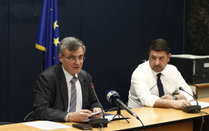 Τσιόδρας – Χαρδαλιάς, η επιστροφή! «Ραντεβού» στις 18:00 δυο φορές την εβδομάδα