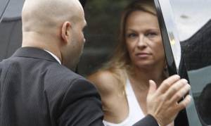 Pamela Anderson : Όταν ξεχνάει να βάλει σουτιέν και ...μακιγιάζ!