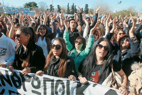 Προσφυγές για το σχέδιο «Αθηνά» - Συγκέντρωση διαμαρτυρίας έξω από την Βουλή