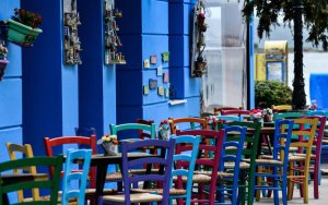 Χωρίς άδεια το 50% των καταστημάτων που βγάζουν έξω τραπέζια – Αλλάζουν οι κανόνες