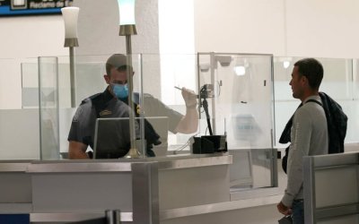 Σάρωση προσώπου και δαχτυλικά αποτυπώματα για ταξίδια στη ζώνη Σένγκεν - Τι αλλάζει από το Σαββατοκύριακο