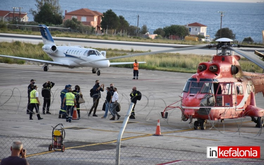 Με ελικόπτερο της Πυροσβεστικής Super Puma στο αεροδρόμιο Κεφαλονιάς ο Νίκος Χαρδαλιάς (εικόνες)
