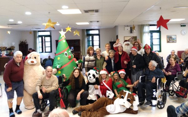 Όμορφη Χριστουγεννιάτικη γιορτή στο Δημοτικό Γηροκομείο Αργοστολίου