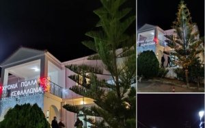 Η Σκάλα έβαλε τα γιορτινά της και άναψε το Χριστουγεννιάτικο δέντρο της! (εικόνες)