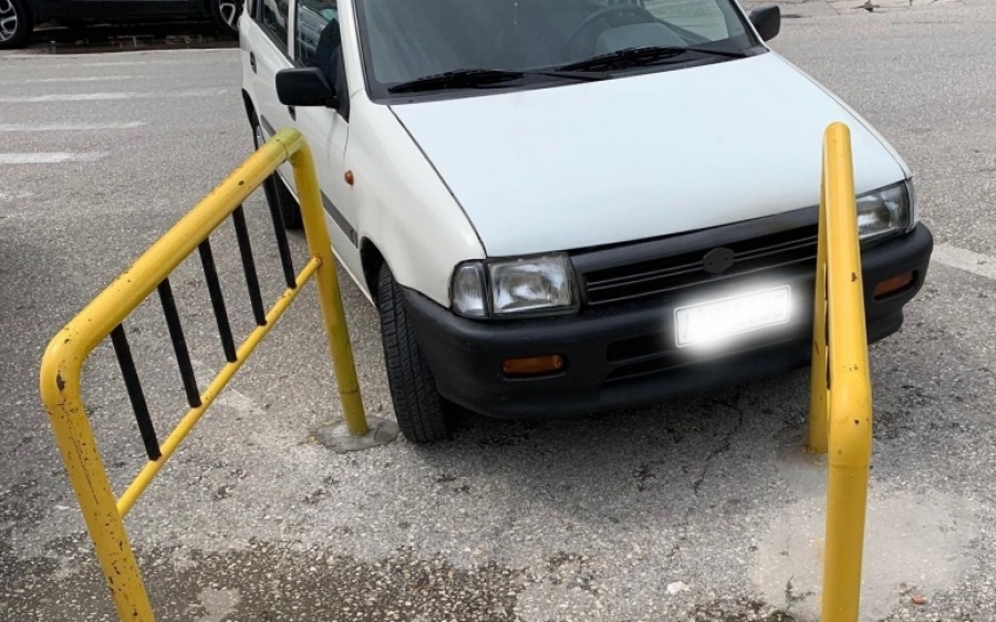 31 παραβάσεις στην Κεφαλονιά για &quot;καταλήψεις&quot; σε ράμπες ΑΜΕΑ και πεζοδρόμια