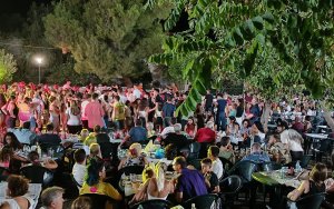 Τα Πουλάτα γιόρτασαν τον Άγιο Παντελεήμονα με μουσική και χορό