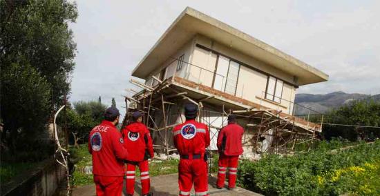 Δόθηκαν διευκρινήσεις για επιδότηση ενοικίου και για επισκευές κτιρίων