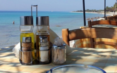 Γιατί απαγορεύουν το λαδόξυδο από ταβέρνες και εστιατόρια