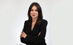 Μαρία Μοσχοπούλου: Μέση Ανατολή, επενδυτική επιφυλακτικότητα και ελληνικό real estate – «Η Ελλάδα εξακολουθεί να εκπέμπει ασφάλεια»