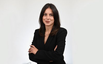 Μαρία Μοσχοπούλου: Μέση Ανατολή, επενδυτική επιφυλακτικότητα και ελληνικό real estate – «Η Ελλάδα εξακολουθεί να εκπέμπει ασφάλεια»