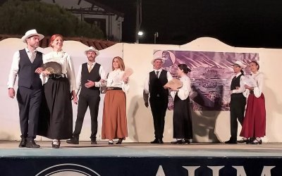 &quot;Αλησμόνητες πατρίδες του Ελληνισμού&quot;: Μια μοναδική μουσικοχορευτική παράσταση με την Αρετή Κετιμέ στο Ληξούρι (εικόνες)