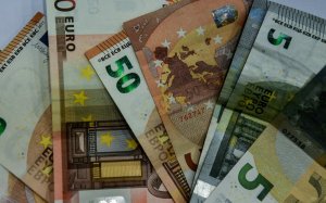 Τελευταία προθεσμία για ρύθμιση οφειλών προς τους δήμους – Έως 60 δόσεις και «κούρεμα» προσαυξήσεων έως 95%