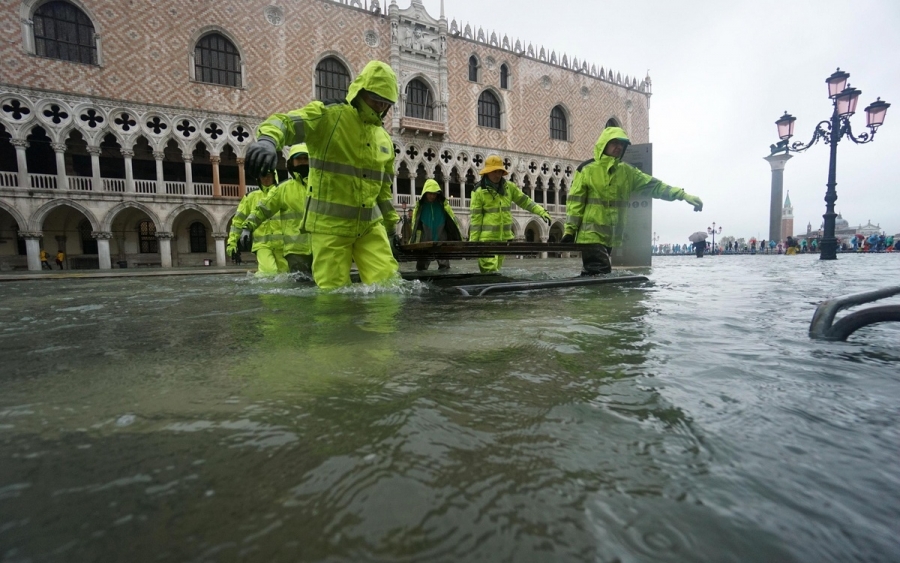 Πλημμύρισε η πλατεία του Αγίου Μάρκου στη Βενετία - Κακοκαιρία σε πολλές περιοχές της Ιταλίας (εικόνες)