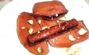 Κυδώνια ψητά στην γάστρα με coca cola από την Σία Λαδά