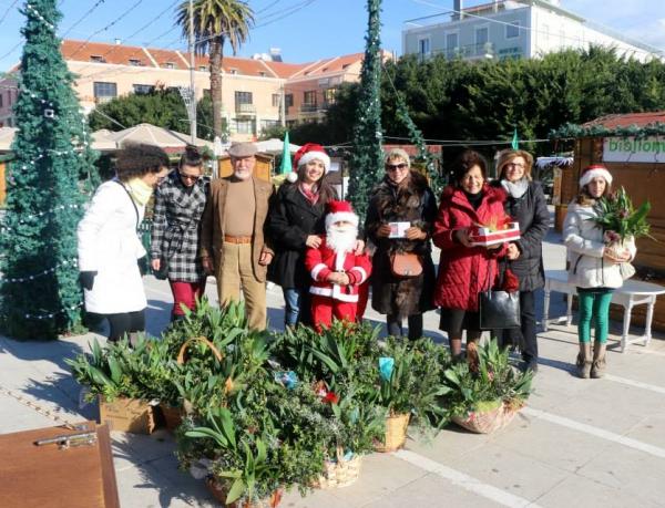 Το Λύκειο Ελληνίδων μοιράζει αγιοβασιλίτσες για Καλή Χρονιά!