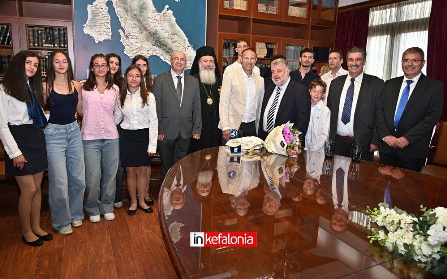 Δεξίωση και βραβεύσεις ξεχώρισαν μετά την παρέλαση στο Αργοστόλι
